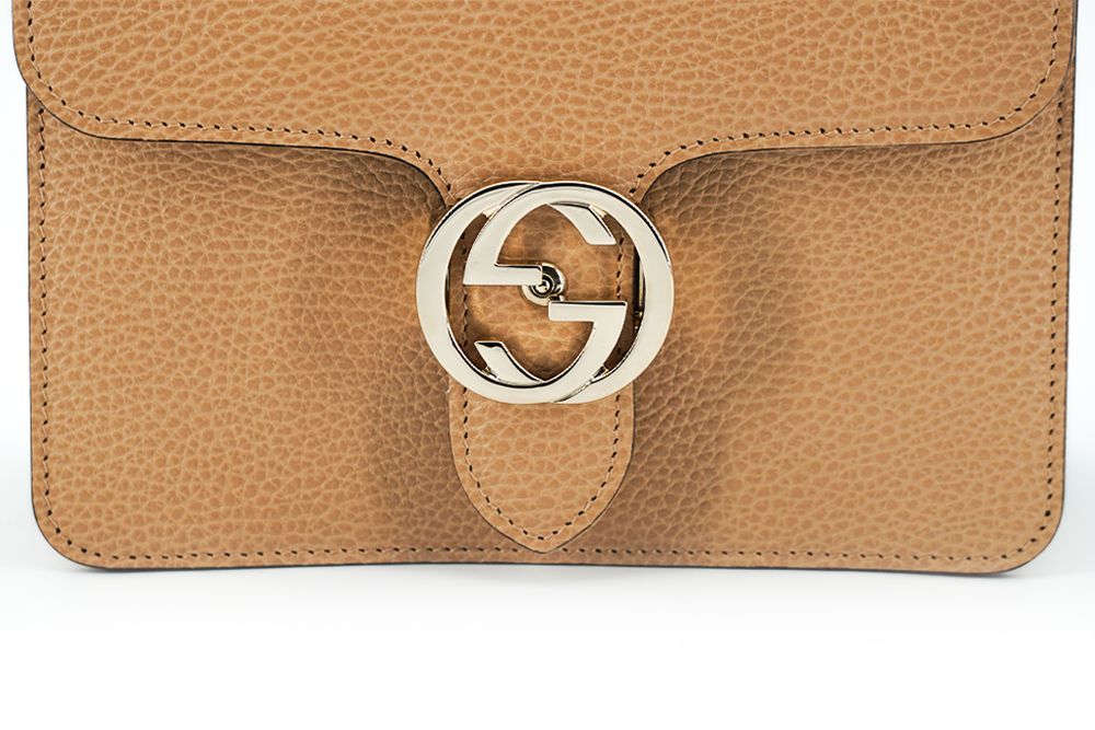 Gucci Elegant Beige Shoulder Bag with GG Snap